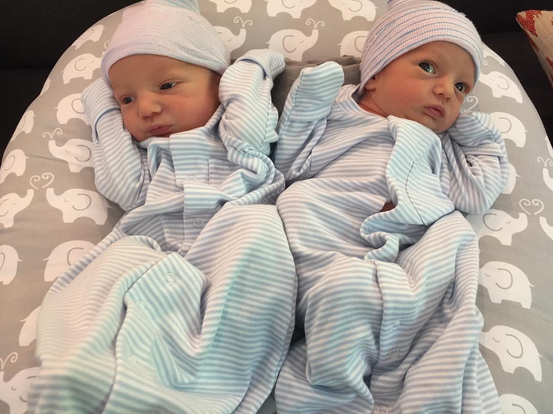 Jaime Pressly introduces her newborn twins