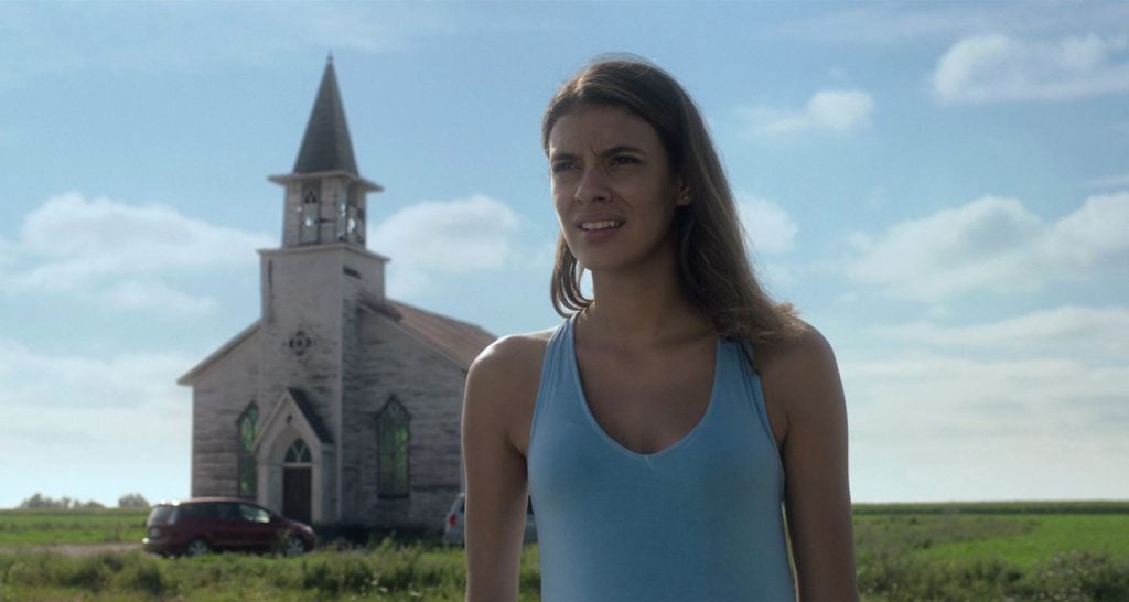 Laysla De Oliveira Wiki, Age, Boyfriend & Facts About Becky DeMuth from Netflix’s “In the Tall Grass”