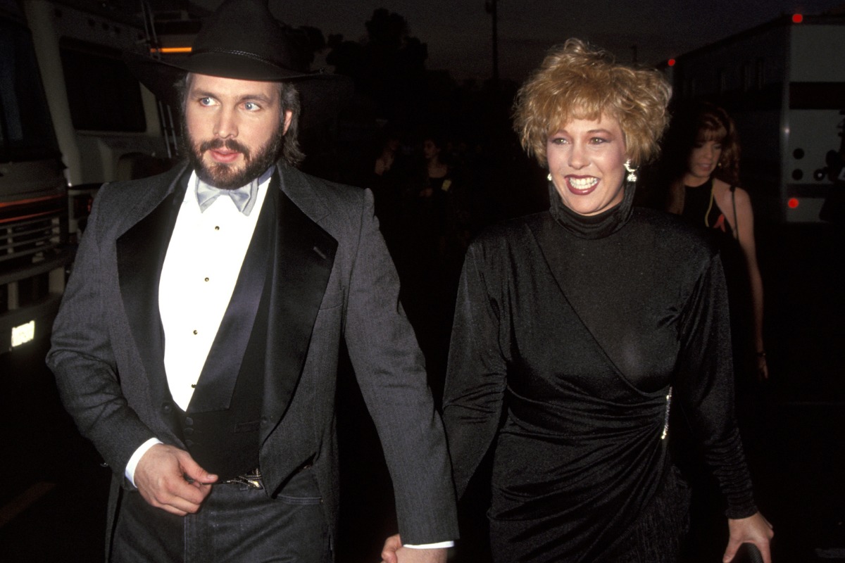 Sandy Mahl Wiki: Facts About Garth Brooks’ Ex-Wife